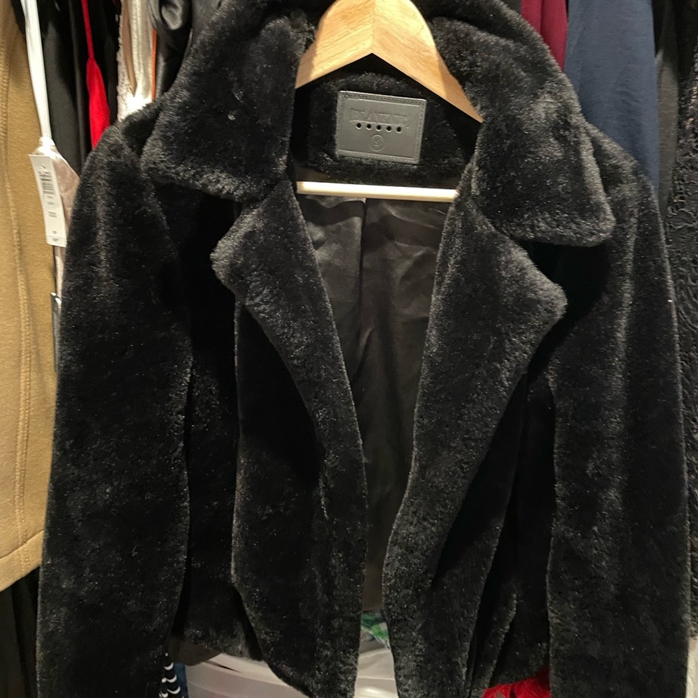 Faux fur jacket BLANKNYC cropped